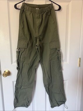 No Boundaries Olive Green Parachute Cargo Pants with Utility Straps Size XS(0-2)